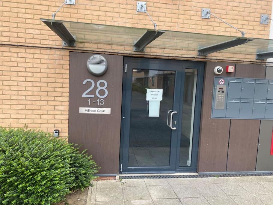 Two Bedroom House By Brookland Serviced Short Lets With Free Wifi & Parking Londra
